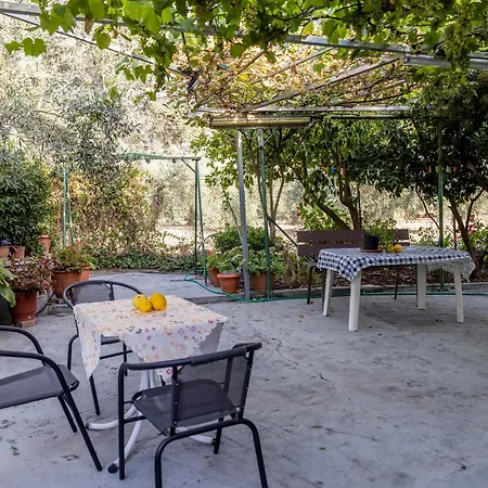 Apartment's Theodoros * Kamena Vourla